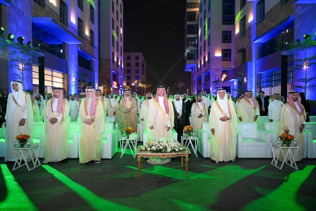 محافظ جدة يفتتح مجمع ومنطقة وادي جدة للابتكار والأعمال بجامعة الملك عبدالعزيز