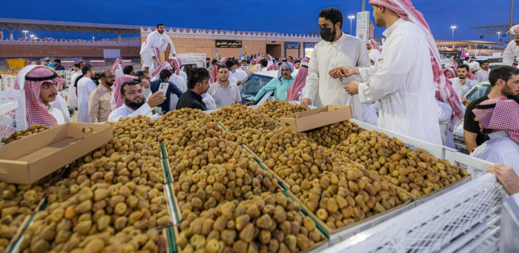 منصة «الأسواق الموسمية» تدعم تنظيم تداول التمور في كرنفال بريدة الدولي “إلكترونيًا”
