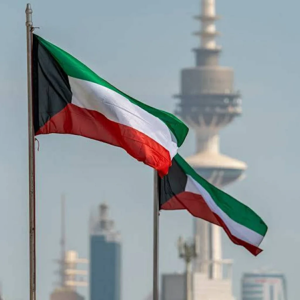 الكويت تسيطر على حريق منفذ العبدلي