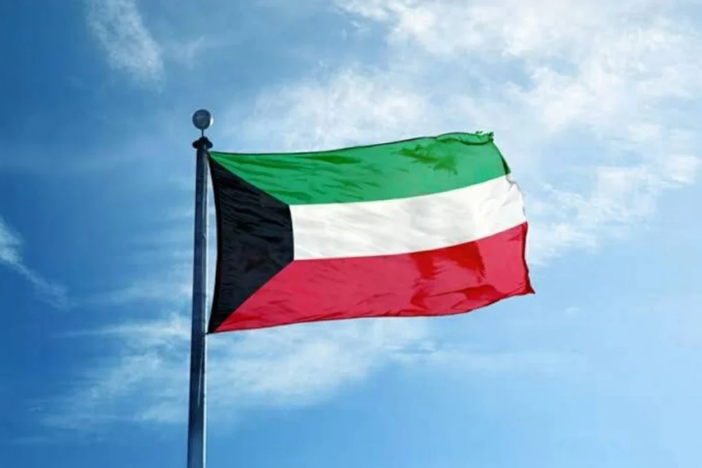 الكويت تدين بشدة تكرار هجمات جماعة الحوثي على السفن في البحر الأحمر